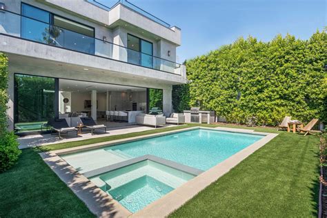 Los Angeles Villas & Vacation Rentals by LuxJB.